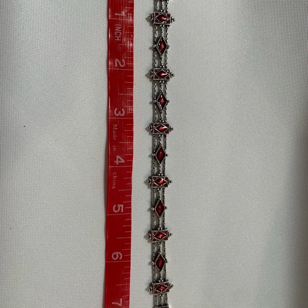 Red sliver, diamond design